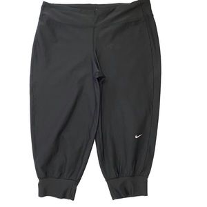4/$20💎Nike Capris